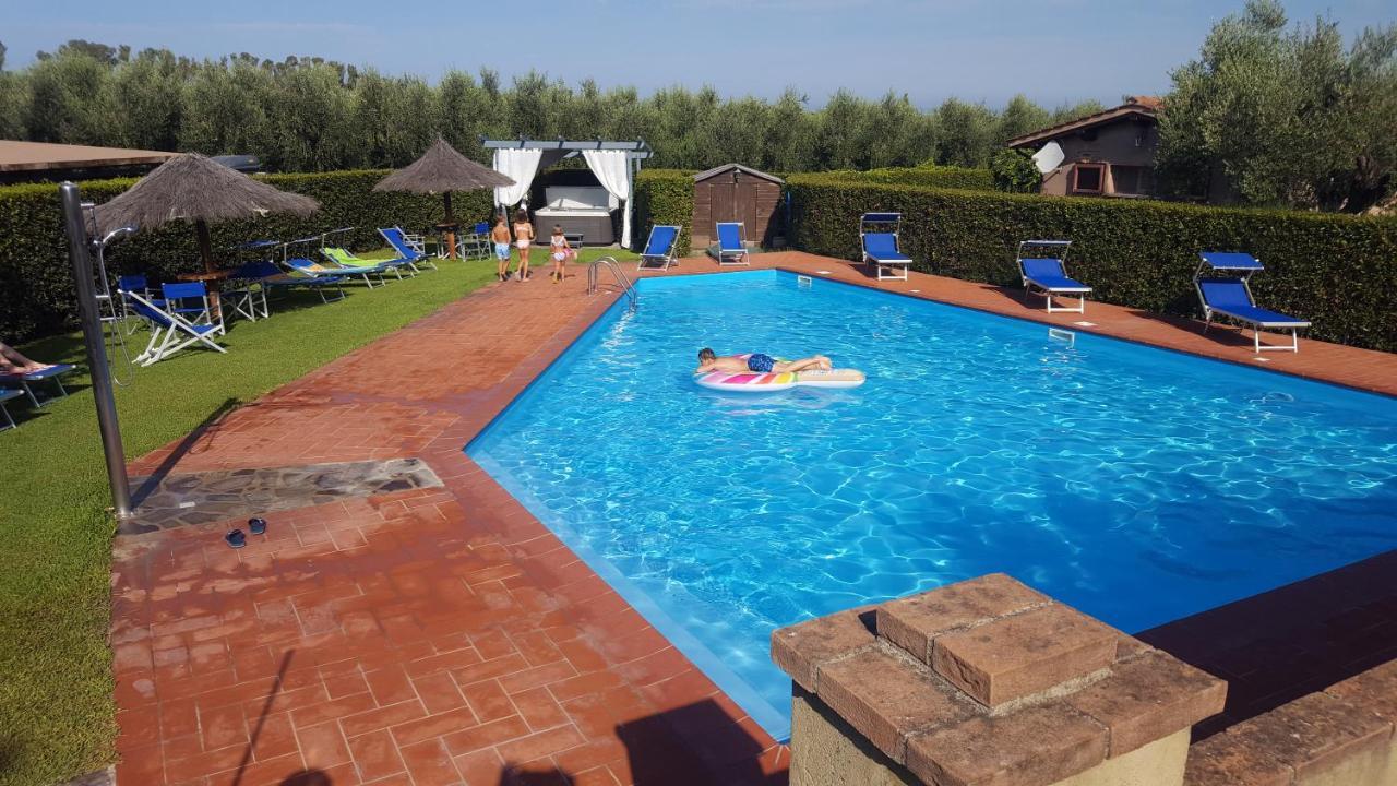 Podere Campi Al Mare Доноратико Екстериор снимка